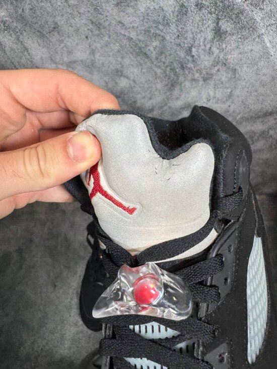 Size 10 | Jordan 5 Metallic No Box | Pre-Owned main image 5